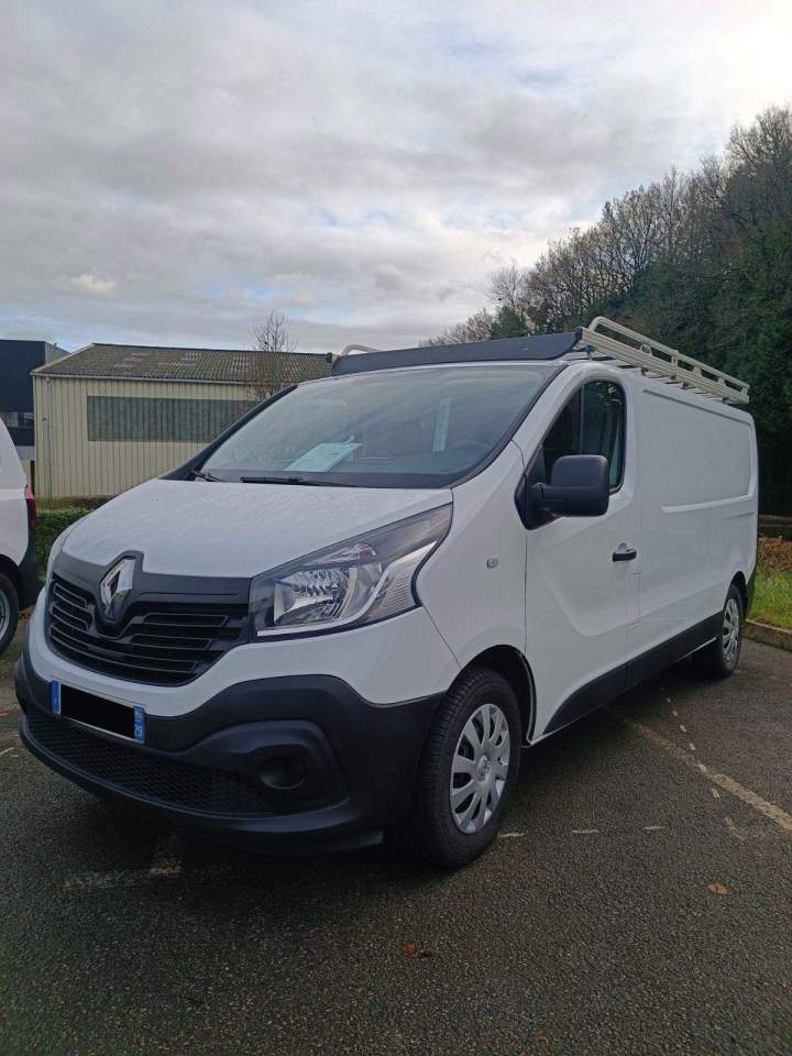 Renault trafic 3 dCi 145 CV grand confort